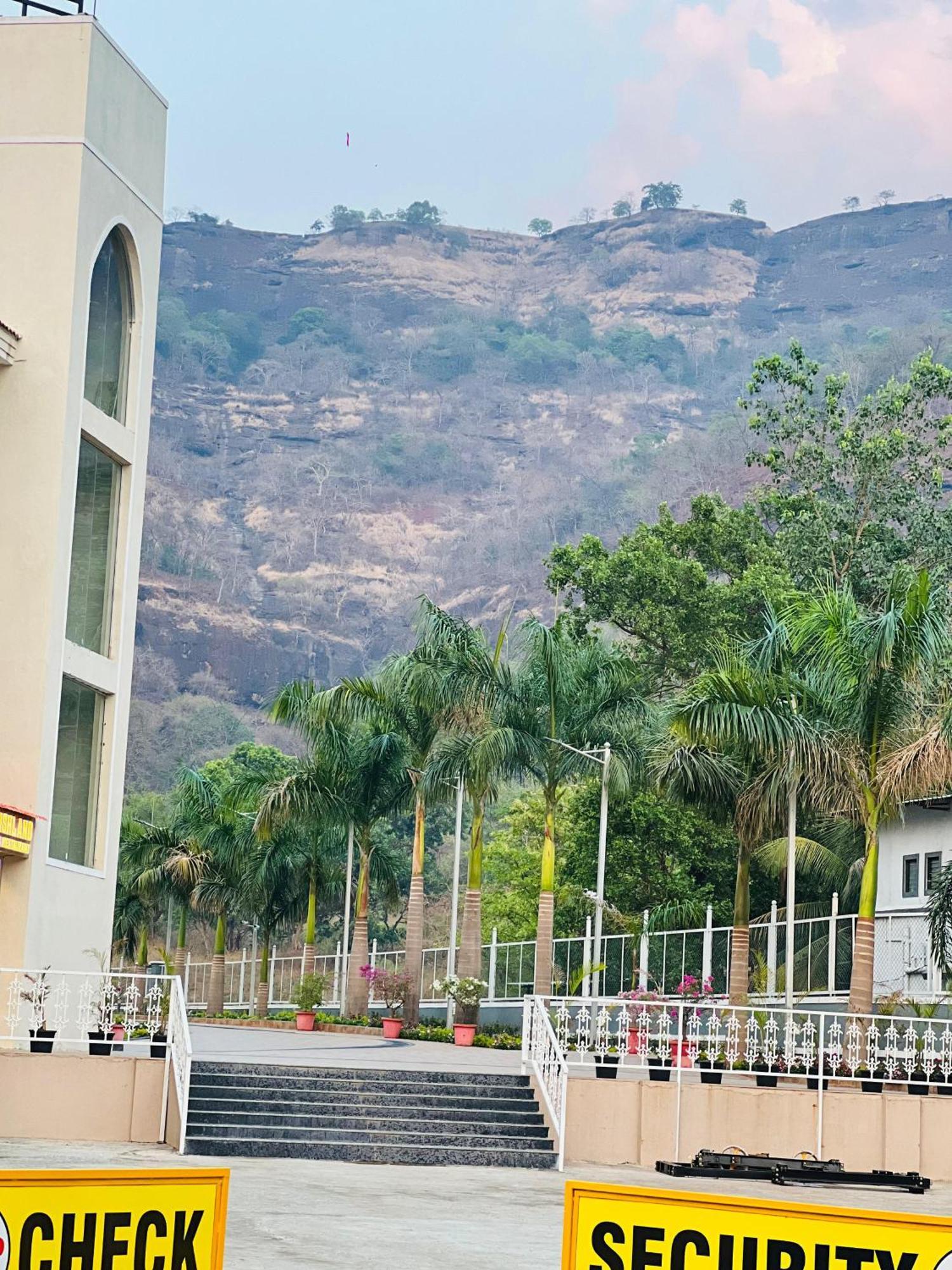 The Grand Leela Resort Кополи Екстериор снимка