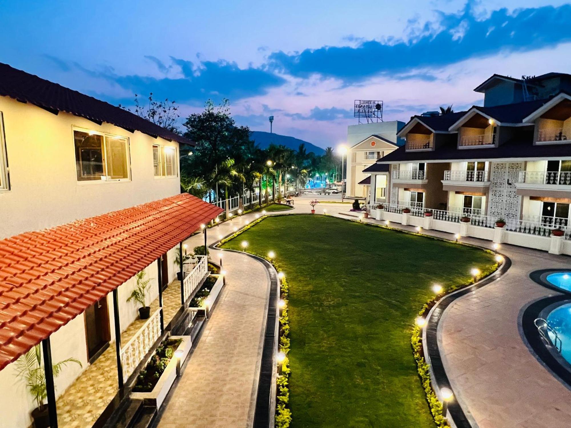 The Grand Leela Resort Кополи Екстериор снимка