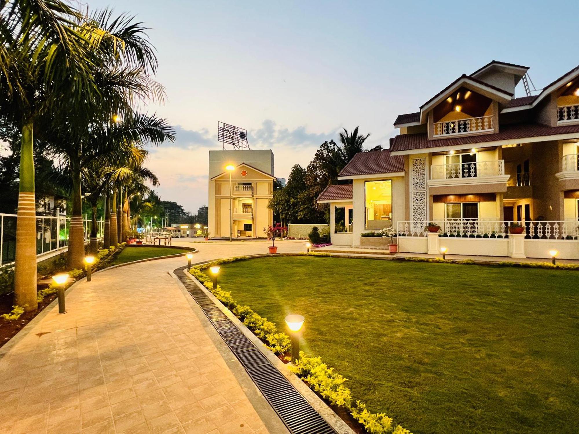 The Grand Leela Resort Кополи Екстериор снимка