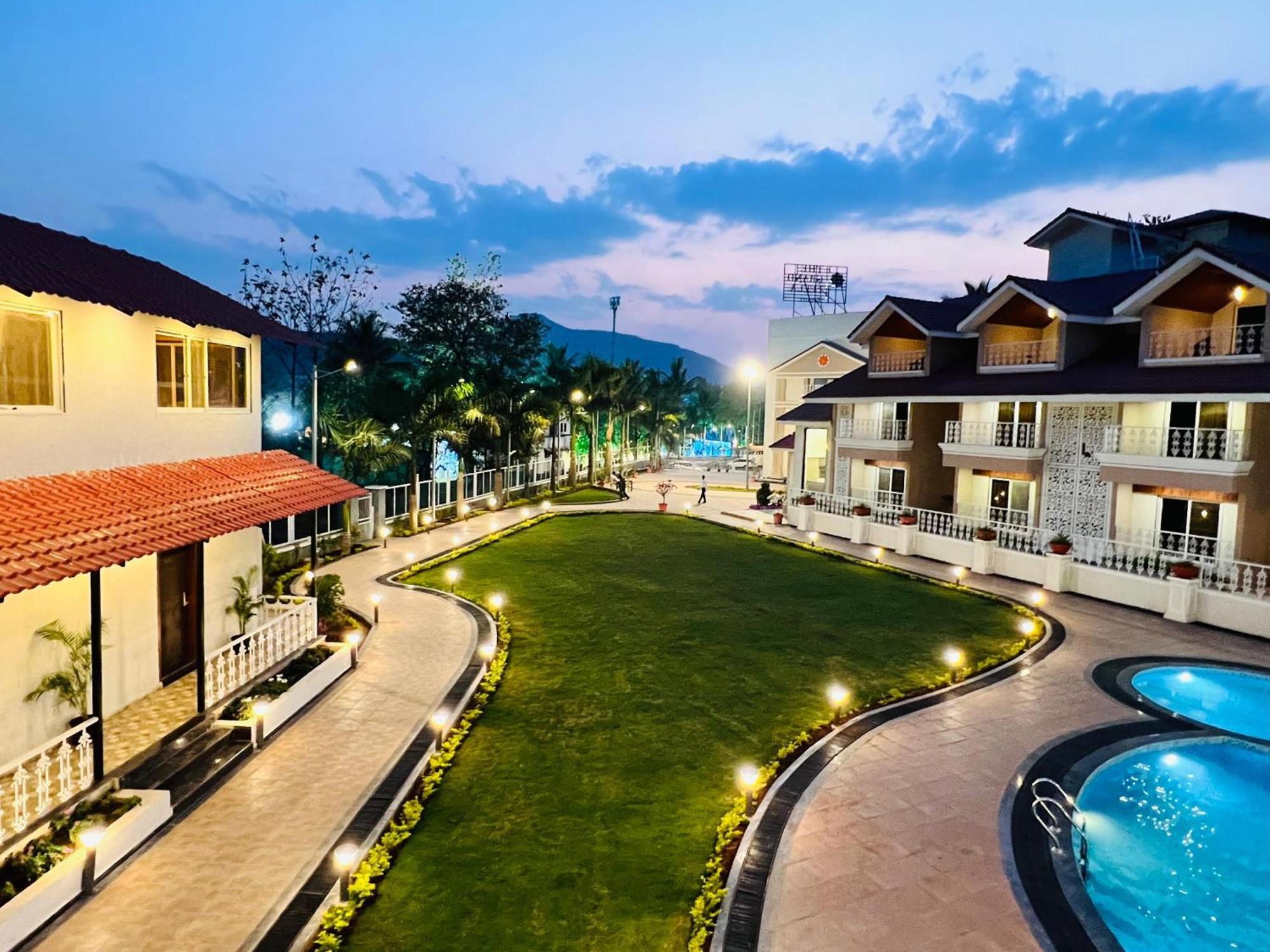 The Grand Leela Resort Кополи Екстериор снимка